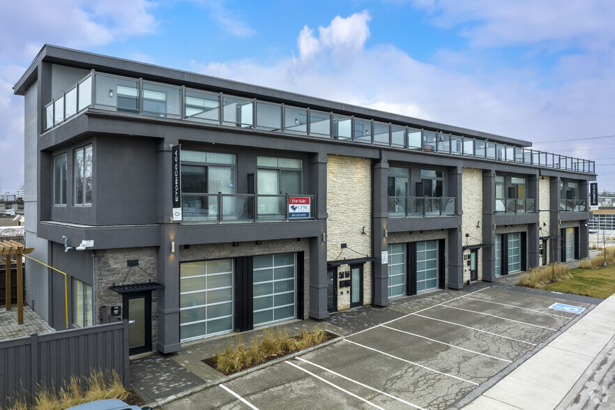 333 Bering Ave, Toronto, ON à vendre - Photo de l’immeuble – Image 2 sur 4
