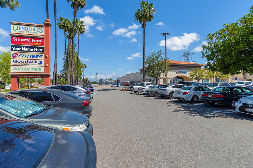 4200 Chino Hills Pky, Chino Hills, CA à louer - Photo de l’immeuble – Image 2 sur 13