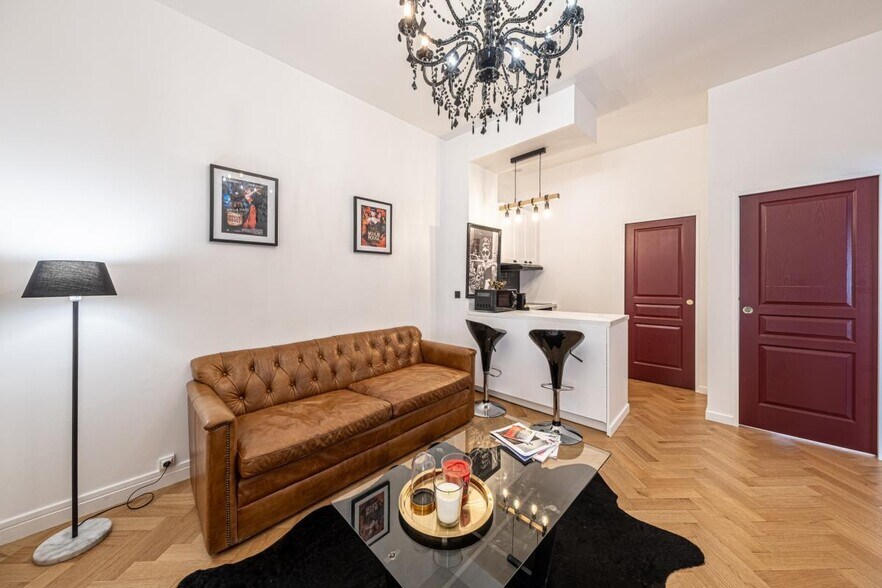 Local d'activités dans Paris à vendre - Photo de l’immeuble – Image 1 sur 7