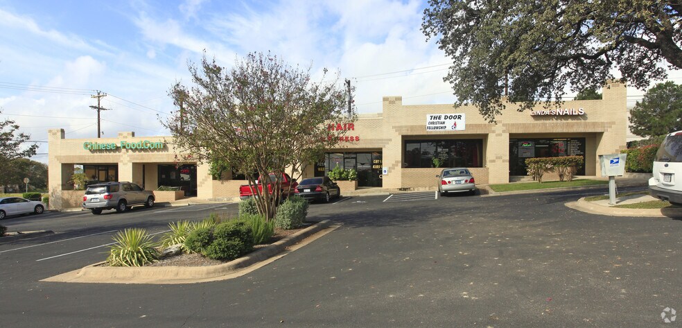 600 N Austin Ave, Georgetown, TX à louer - Photo de l’immeuble – Image 2 sur 10