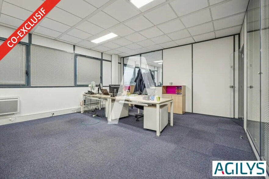 Local d’activités dans Saclay à louer - Photo de l’immeuble – Image 2 sur 12