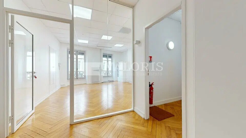 Bureau dans Lyon à louer - Photo de l’immeuble – Image 2 sur 13