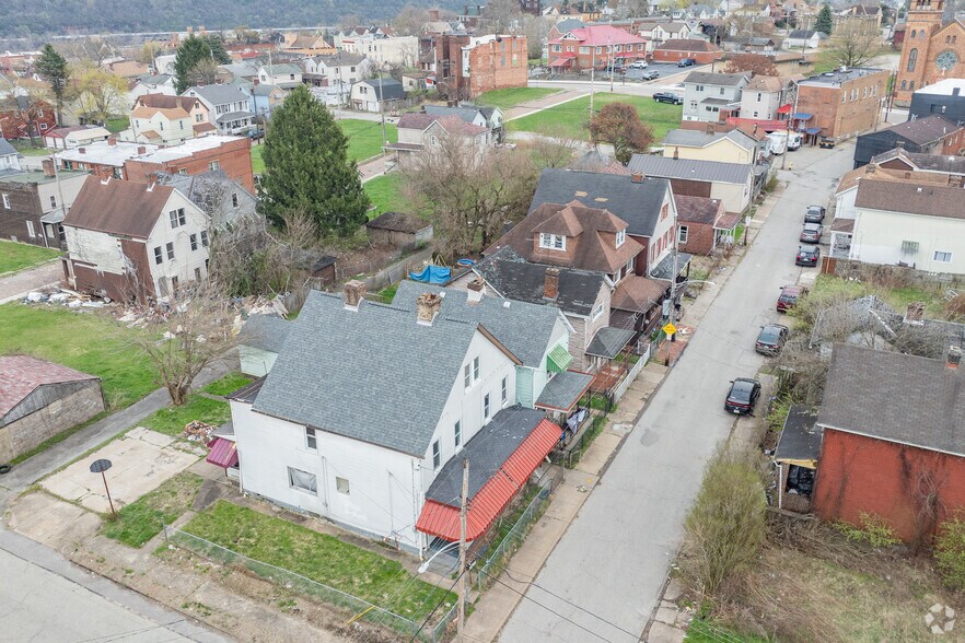 30 Erwin St, Duquesne, PA à vendre - Photo de l’immeuble – Image 3 sur 5