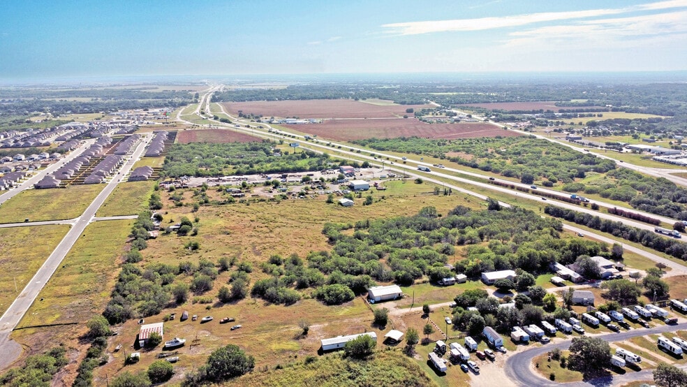 3880 I-10, Seguin, TX à vendre - Aérien – Image 2 sur 19