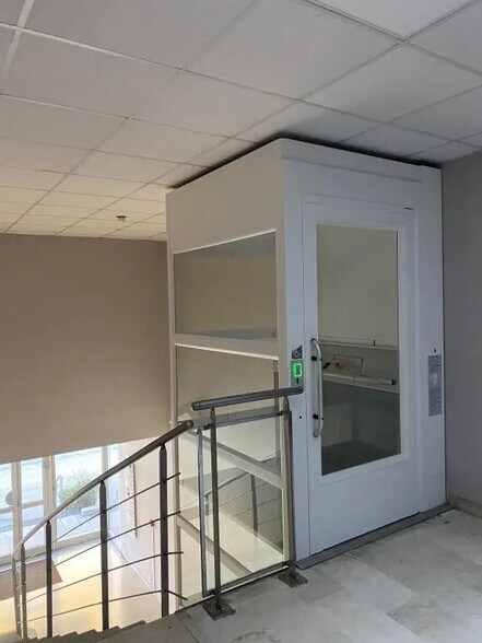 Bureau dans Lattes à louer - Photo de l’immeuble – Image 2 sur 7