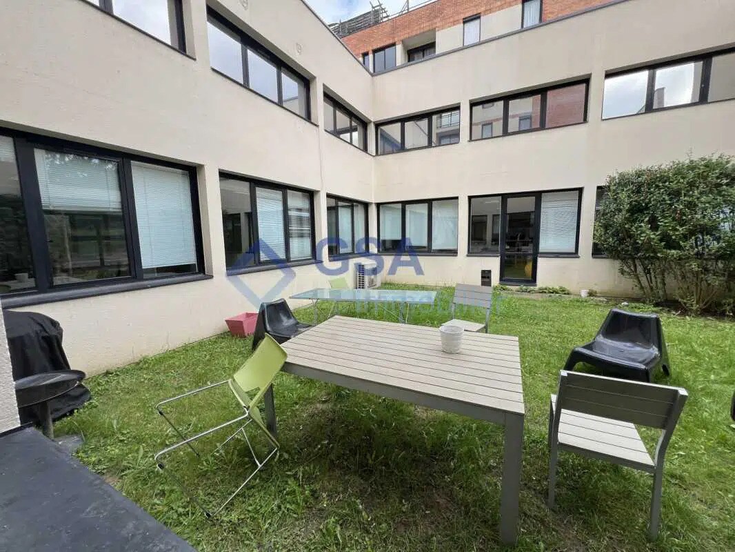 Bureau dans Évry-Courcouronnes à louer Photo de l’immeuble– Image 1 sur 11