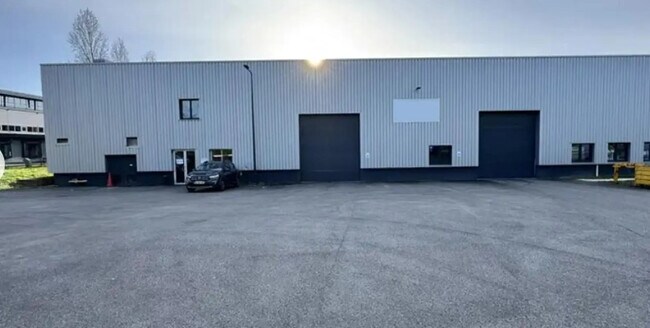 Plus de détails pour 18 Rue De L'Equerre, SAINT-OUEN-L'AUMONE - Local d'activités à louer