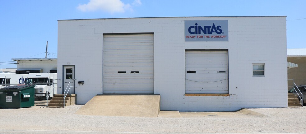 218 Clay St, Jasper, IN à louer - Photo de l’immeuble – Image 3 sur 16