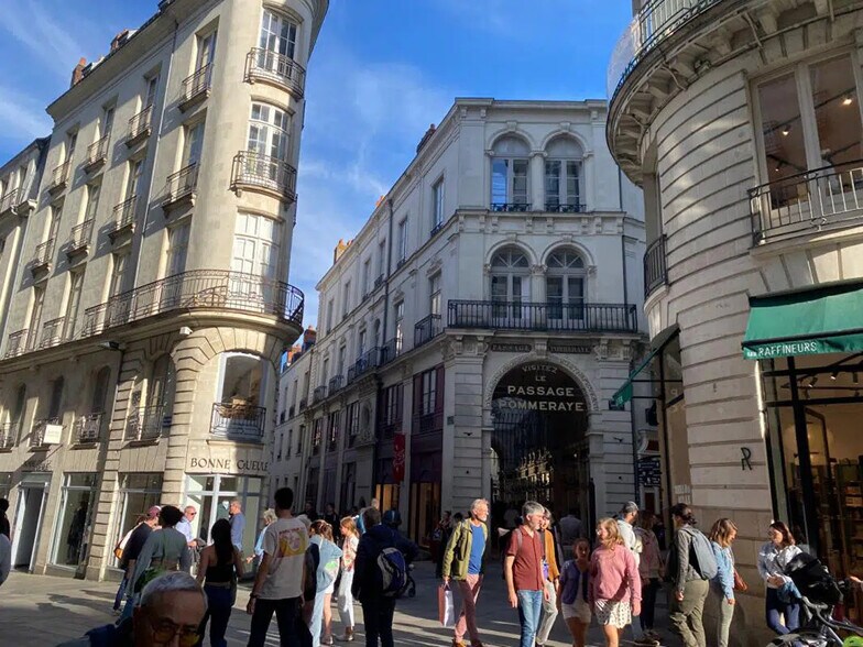 Local commercial dans Nantes à louer - Photo de l’immeuble – Image 3 sur 11