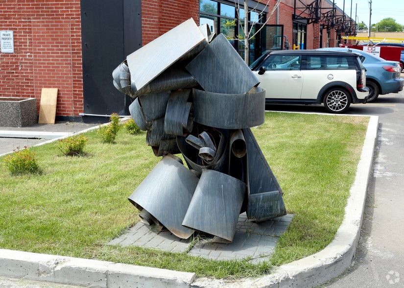 10939 120th St NW, Edmonton, AB à louer - Photo de l’immeuble – Image 3 sur 108