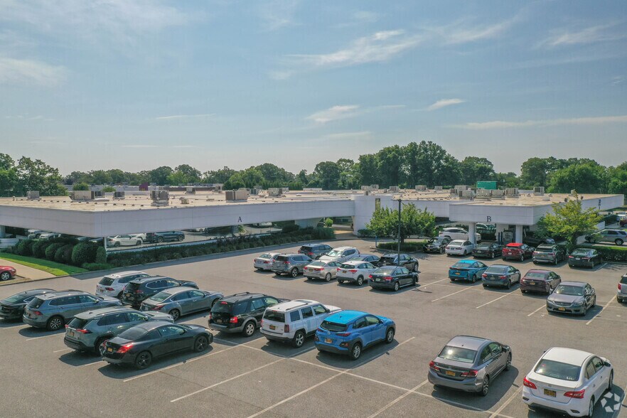 200 Motor Pky, Hauppauge, NY à vendre - Aérien – Image 2 sur 5