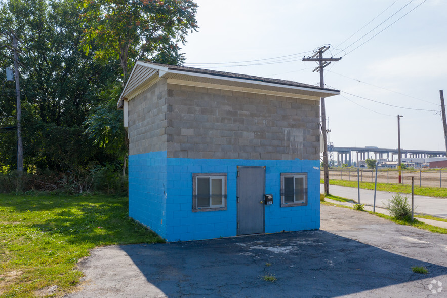 10351 W Fort St, Detroit, MI à vendre - Photo de l’immeuble – Image 2 sur 3