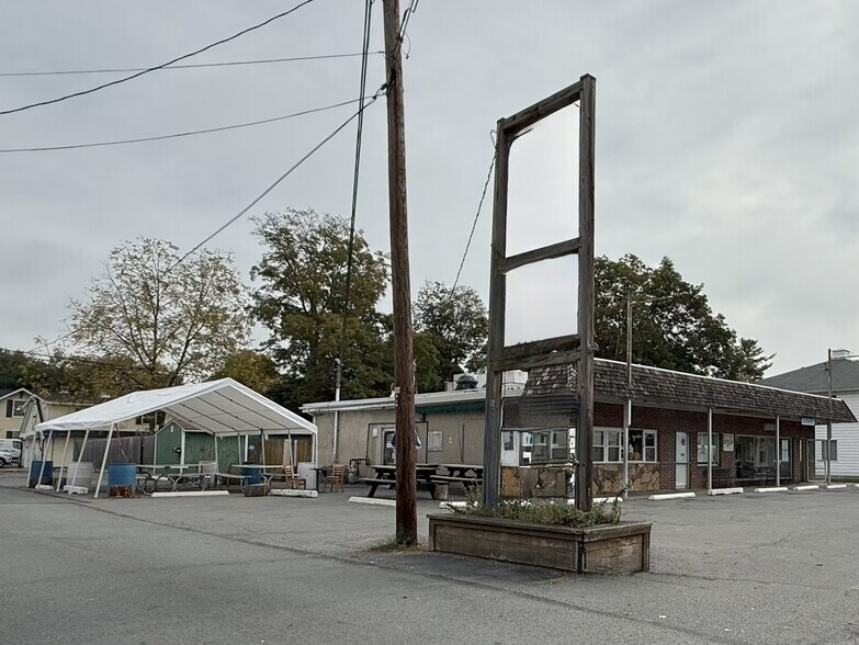 307 W Harford St, Milford, PA à vendre - Photo de l’immeuble – Image 2 sur 9