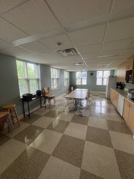 160 East Ave, Lockport, NY à vendre - Photo de l’immeuble – Image 2 sur 11