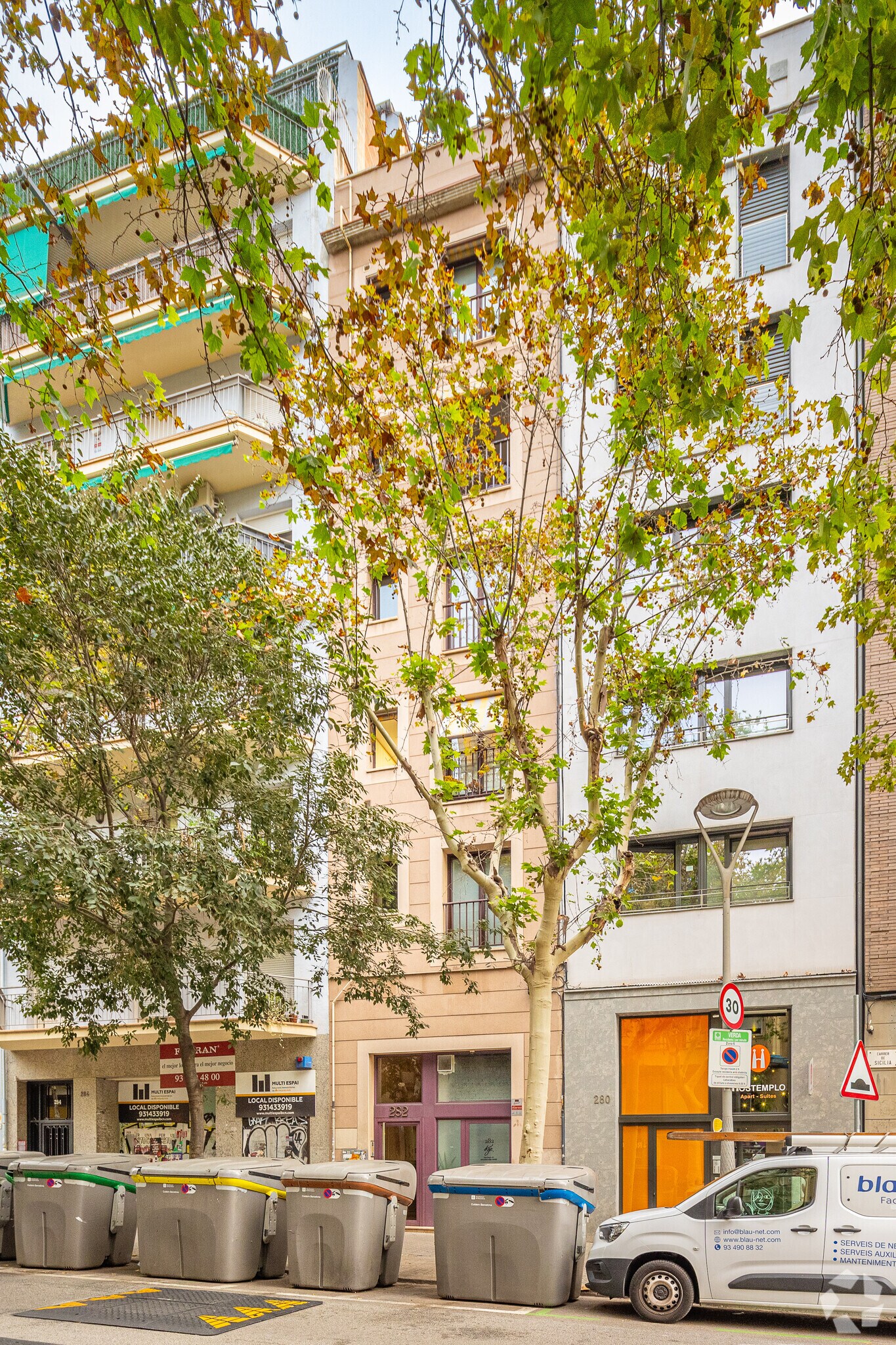 Immeuble residentiel dans Barcelone, Barcelona à vendre Photo principale– Image 1 sur 2