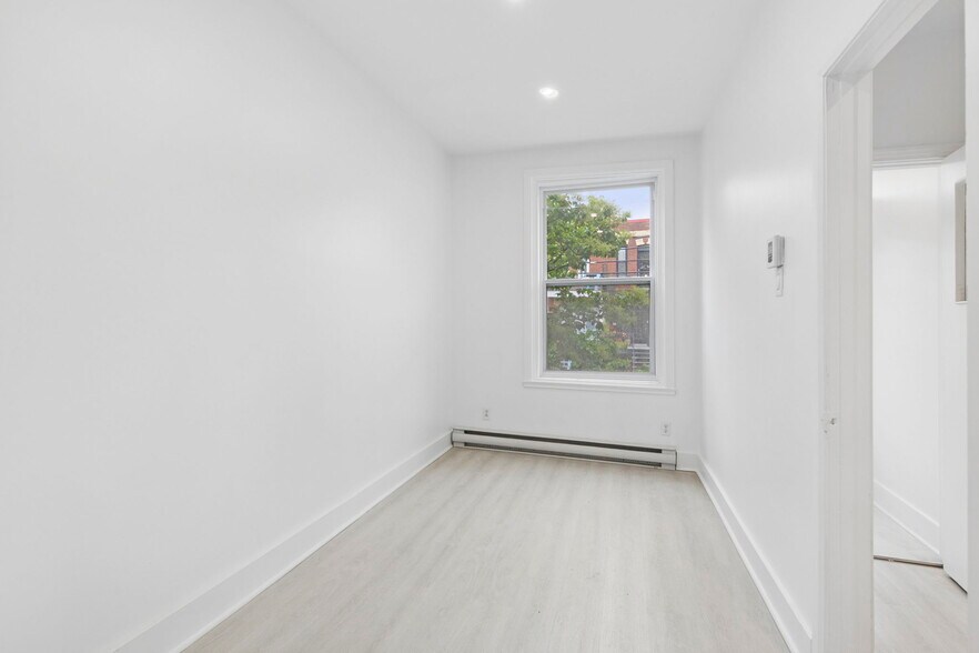 5500-5510 Rue Cartier, Montréal, QC à vendre - Photo intérieure – Image 2 sur 10