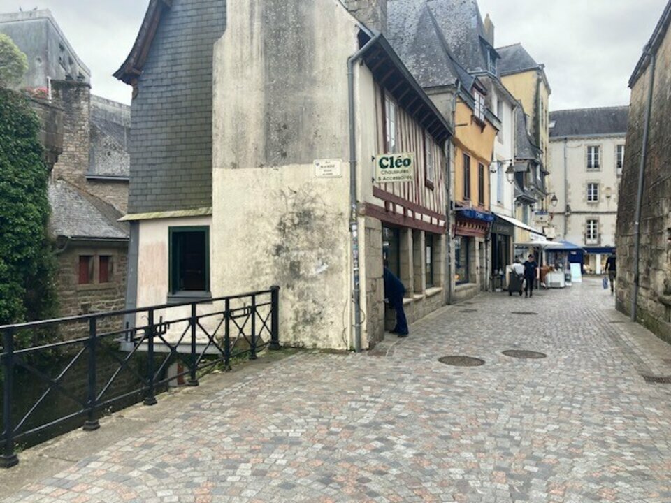 Local commercial dans Quimper à louer Photo de l’immeuble– Image 1 sur 6