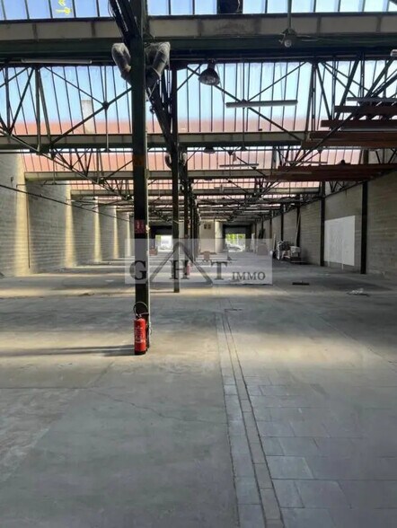Industriel/Logistique dans Pantin à vendre - Photo de l’immeuble – Image 1 sur 4