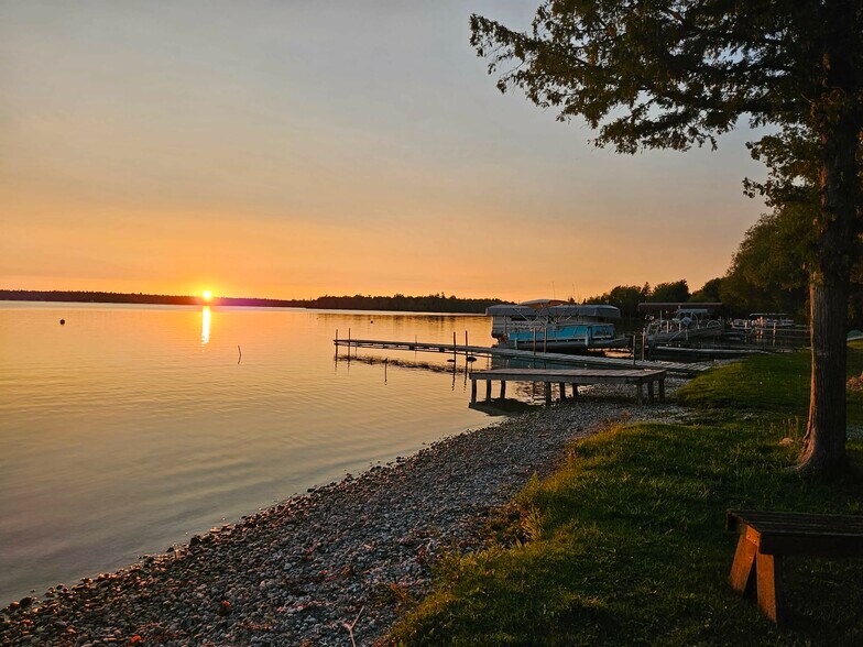 18730 Fireside Hwy, Presque Isle, MI à vendre - Photo de l’immeuble – Image 2 sur 11