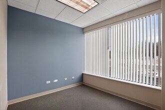 213 Front St, McHenry, IL à louer Photo intérieure– Image 2 sur 27