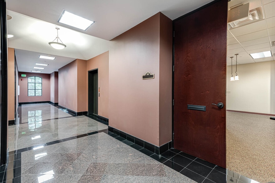 2632 Broadway St, San Antonio, TX à louer - Hall d’entrée – Image 2 sur 18