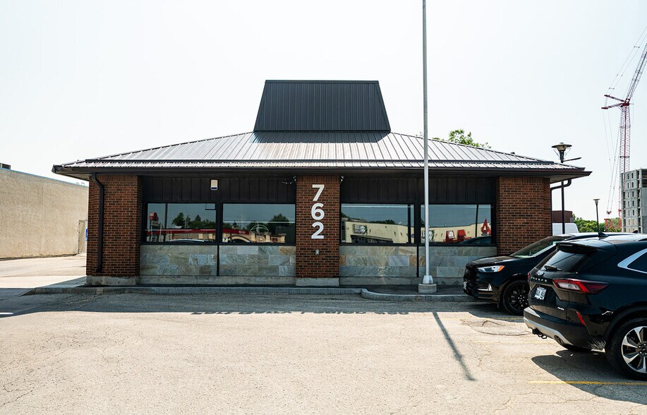 762 Pembina Hwy, Winnipeg, MB à louer - Photo de l’immeuble – Image 3 sur 8