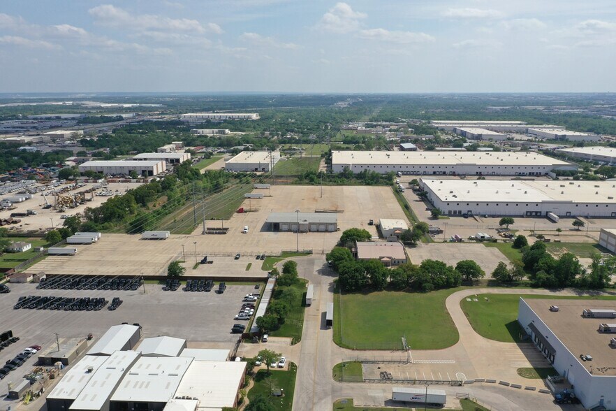 3375 High Prairie Rd, Grand Prairie, TX à louer - Photo de l’immeuble – Image 3 sur 12