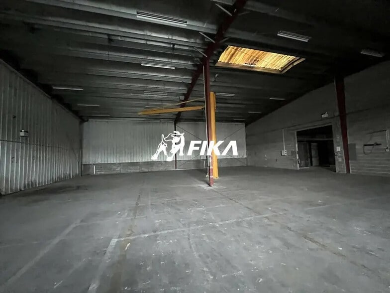 Local d’activités dans Saint-Alban à louer - Photo de l’immeuble – Image 2 sur 6