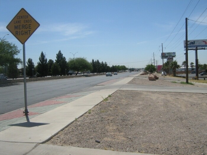 8032 E Gateway Blvd, El Paso, TX à vendre - Photo principale – Image 2 sur 6