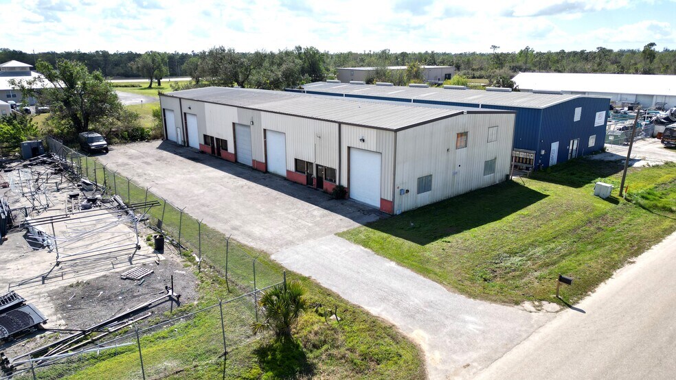 5468 Williamsburg Dr, Punta Gorda, FL à vendre - Photo de l’immeuble – Image 1 sur 4