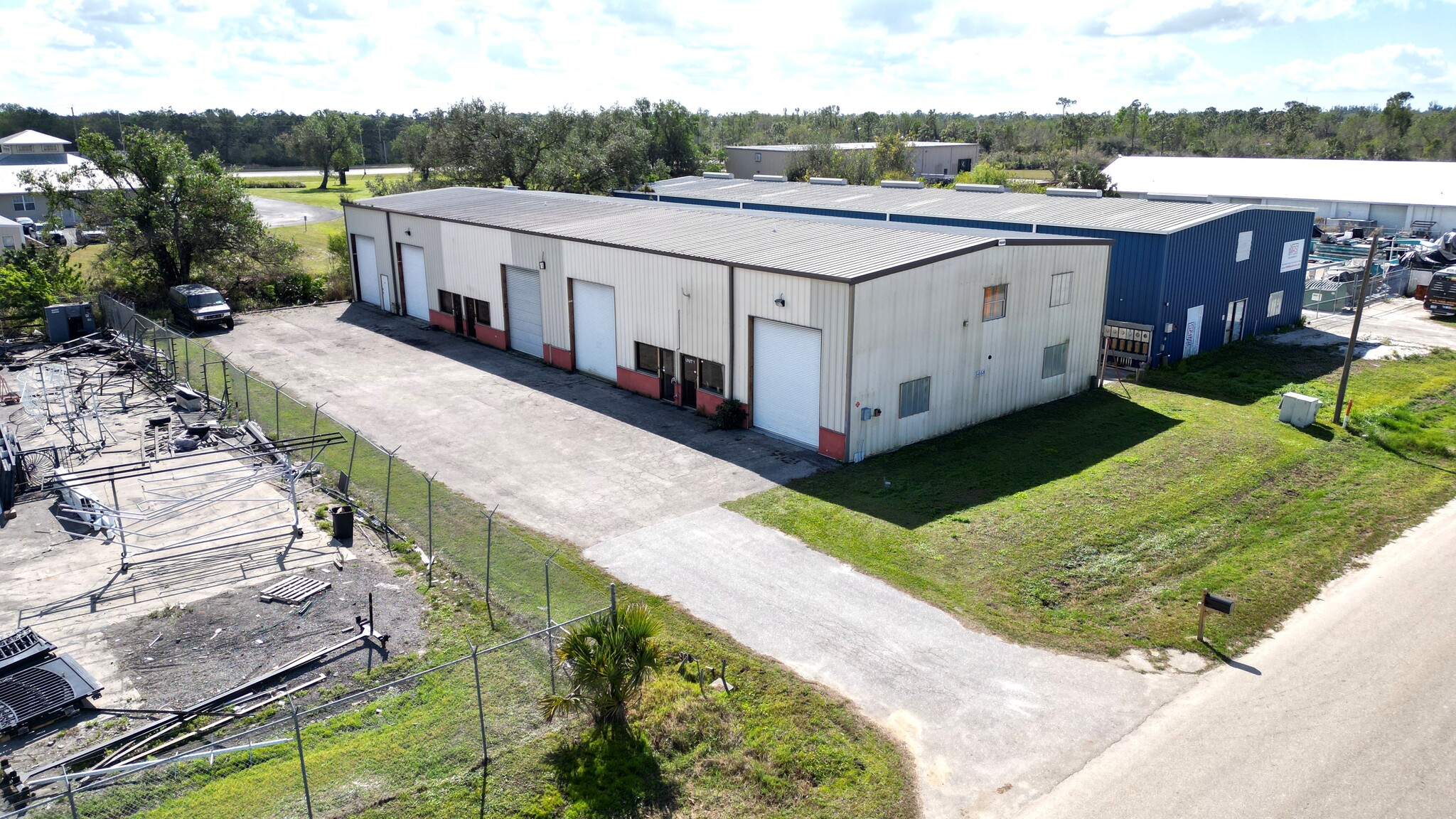 5468 Williamsburg Dr, Punta Gorda, FL à vendre Photo de l’immeuble– Image 1 sur 5
