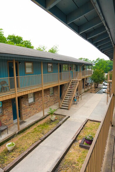 911 University Ave, Huntsville, TX à vendre - Photo de l’immeuble – Image 3 sur 15