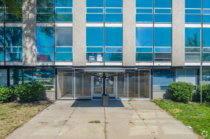 11000 W mcnichols Rd, Detroit, MI à louer - Photo de l’immeuble – Image 2 sur 23