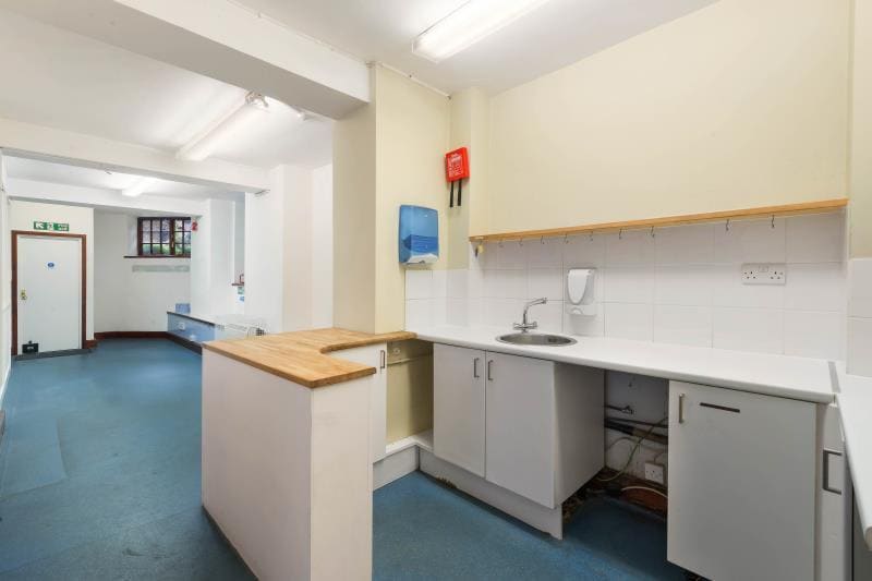 142 Battersea Park Rd, Londres, LND SW11 4NB - Lot School Premise - - Photo intérieure - Image 2 of 6