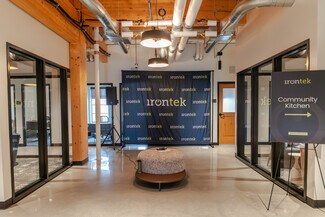 Plus de détails pour 525 Main St, Delafield, WI - Coworking à louer