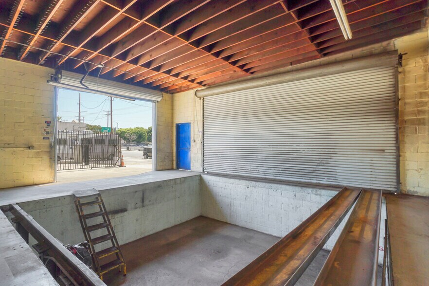 2317-2323 Pasadena Ave, Los Angeles, CA à vendre - Photo de l’immeuble – Image 3 sur 20