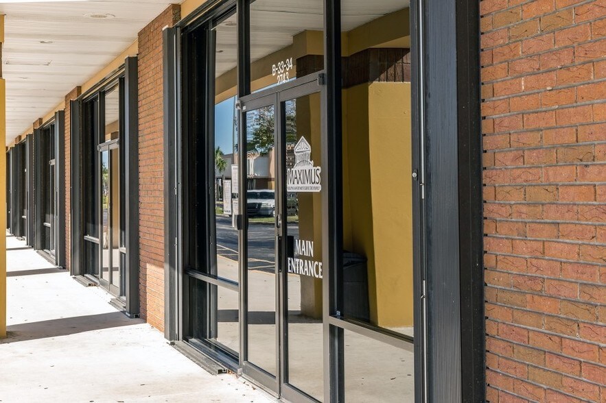 2705-2819 Peters Rd, Fort Pierce, FL à louer - Photo de l’immeuble – Image 2 sur 11