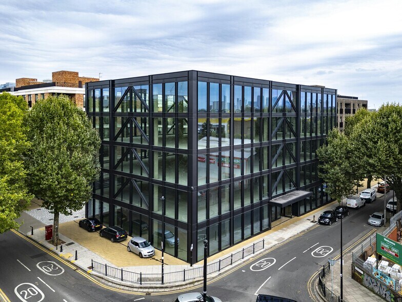 5 Dace Rd, Londres à vendre - Photo de l’immeuble – Image 3 sur 27