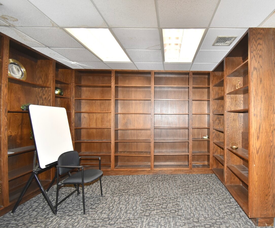 175 State St, Springfield, MA 01103 - Lot 5 -  - Photo intérieure - Image 2 of 5