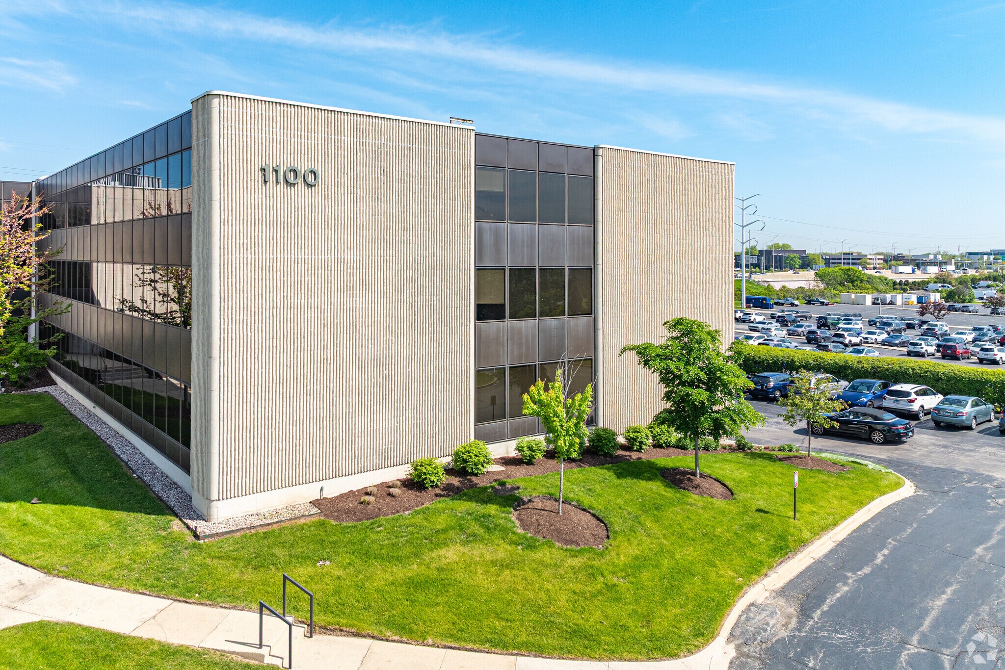 1100 Jorie Blvd, Oak Brook, IL à louer Photo de l’immeuble– Image 1 sur 13