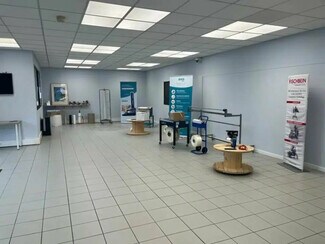 Plus de détails pour Local d'activités à louer