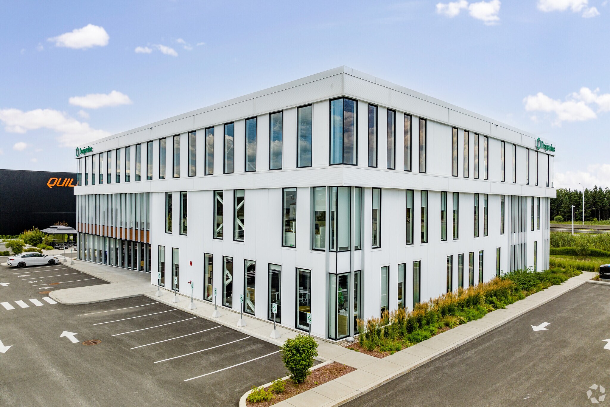 551 Rue Louis-Blériot, Mascouche, QC à louer Photo de l’immeuble– Image 1 sur 19