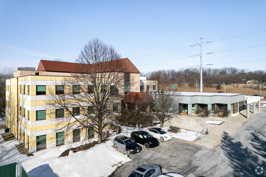 2800 Royal Ave, Madison, WI à louer - Photo de l’immeuble – Image 2 sur 7