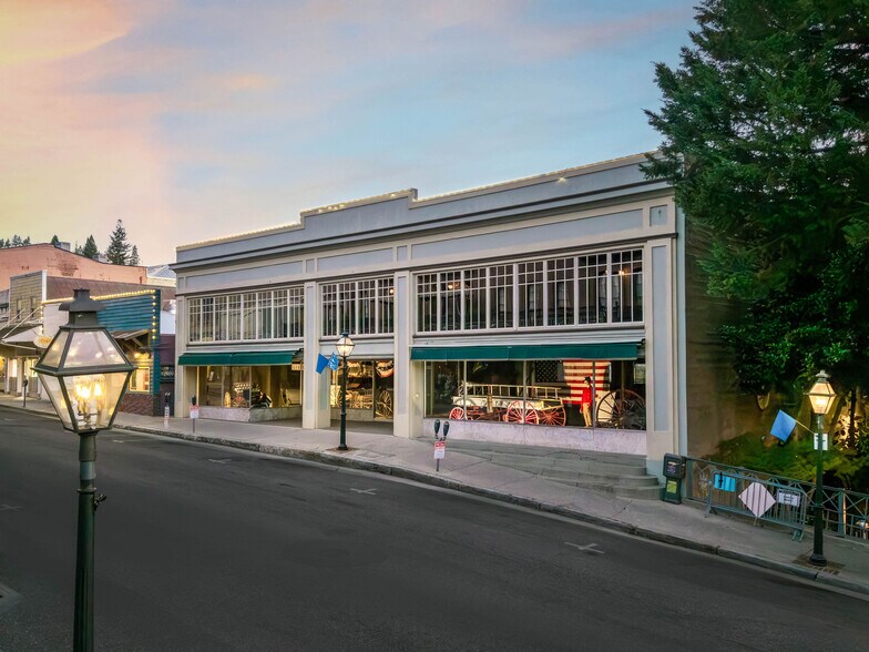 210 Broad St, Nevada City, CA à vendre - Photo de l’immeuble – Image 3 sur 39