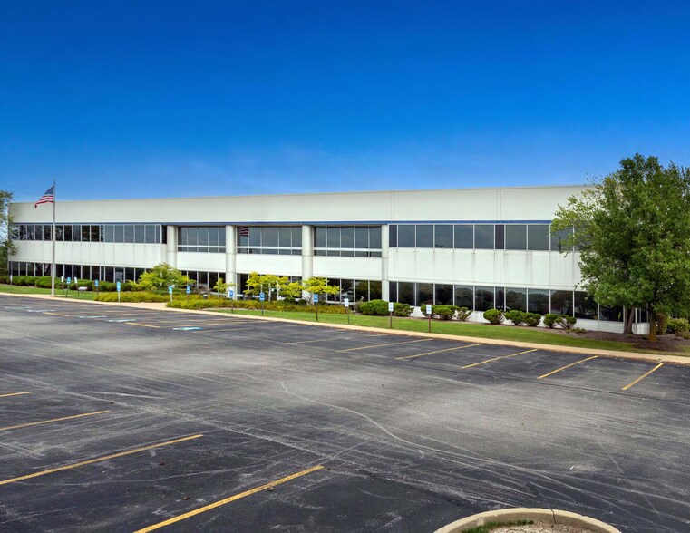 7005 Cochran Rd, Glenwillow, OH à vendre - Photo de l’immeuble – Image 1 sur 6