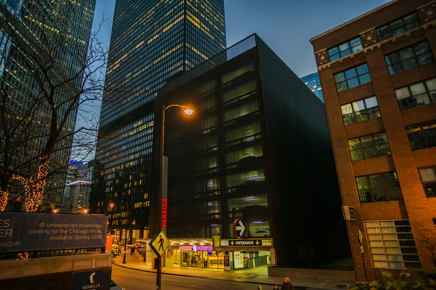 401 N State St, Chicago, IL à louer - Photo de l’immeuble – Image 1 sur 4
