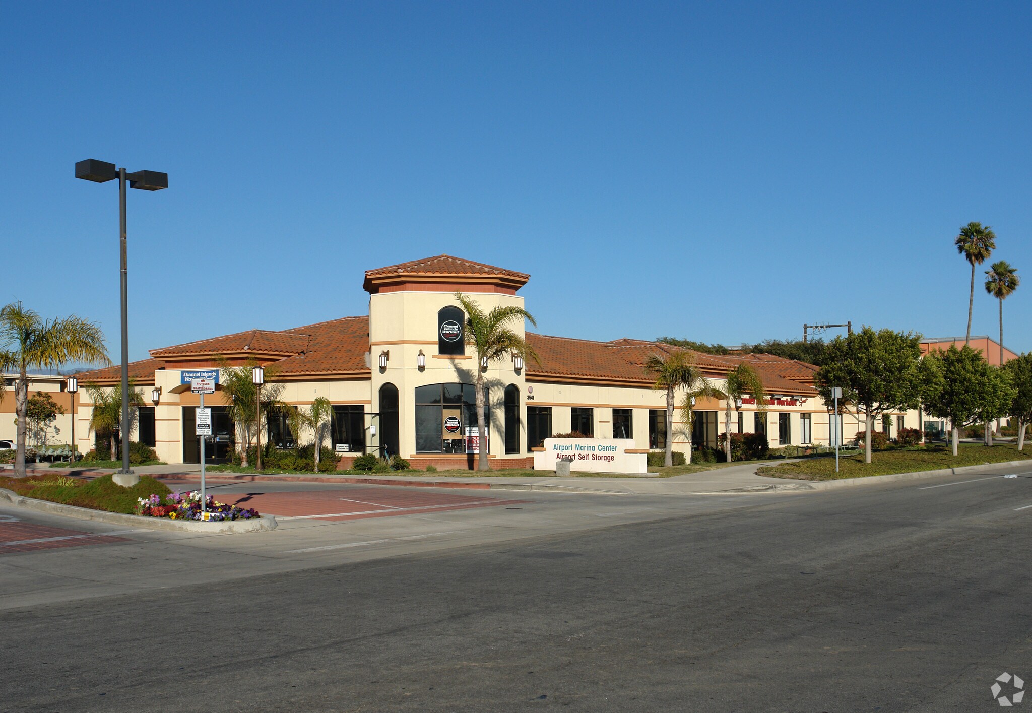 3611-3659 W 5th St, Oxnard, CA à louer Photo principale– Image 1 sur 3