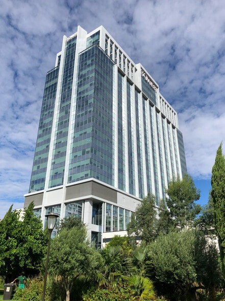 35 Rue D'Alsace, Levallois-Perret à louer - Photo de l’immeuble – Image 2 sur 8