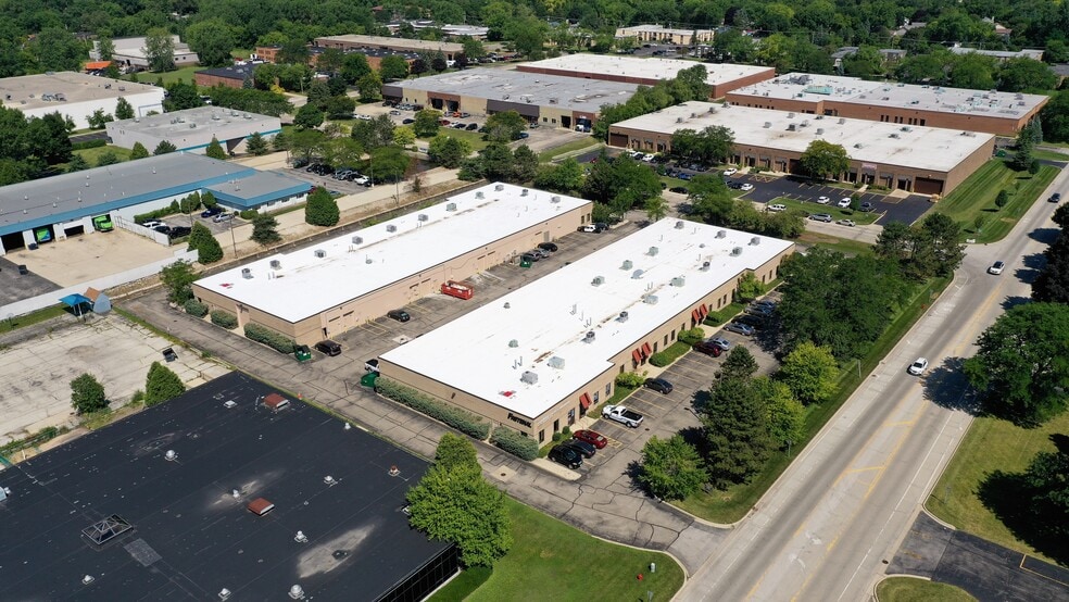 1023-1061 High St, Mundelein, IL à louer - Photo de l’immeuble – Image 3 sur 4