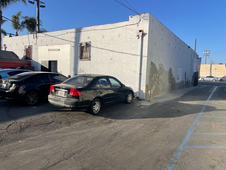 712 W Florence Ave, Los Angeles, CA à vendre - Photo de l’immeuble – Image 2 sur 3